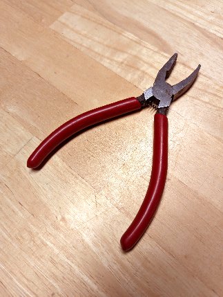 Grozing pliers